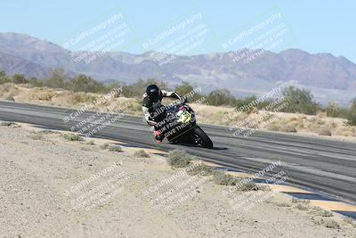 media/Dec-04-2025-Racers Edge (Thu) [[5ebc9f124d]]/3-B Group/3-Session 2 (Turn 7 Inside)/